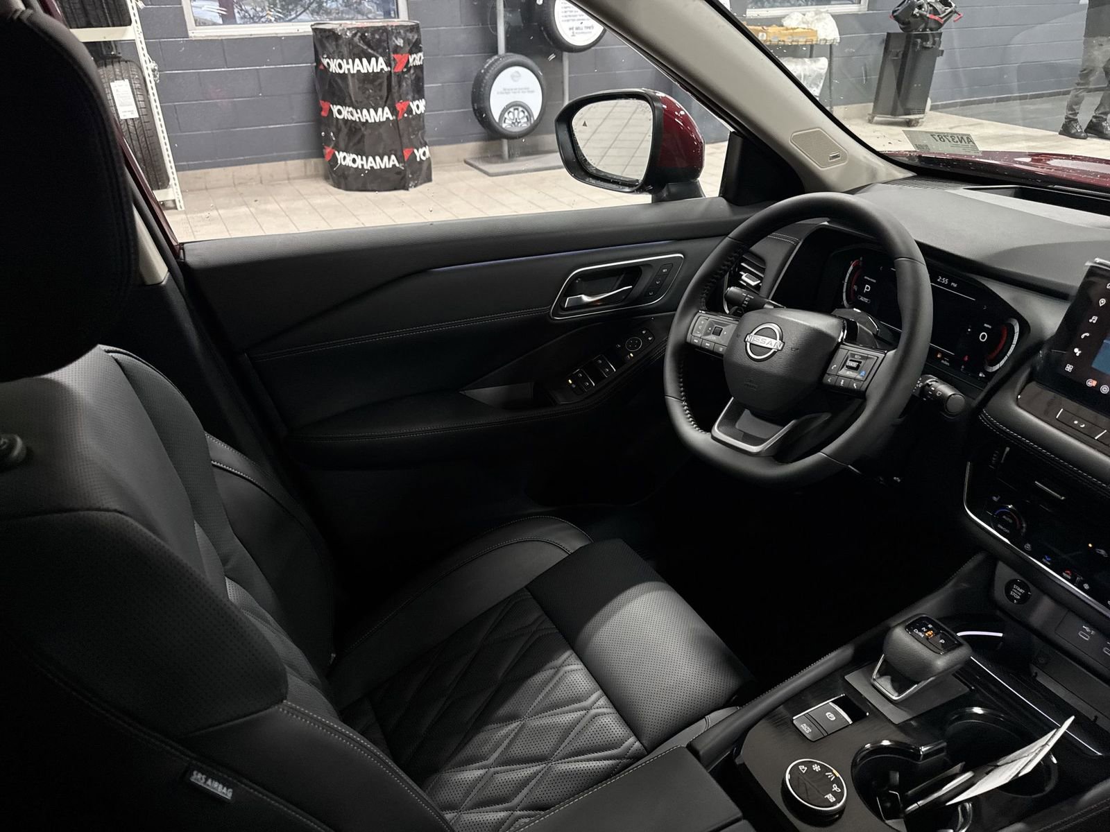 New 2026 Nissan Rogue Platinum w/ Tech Package AWD/4WD image 9