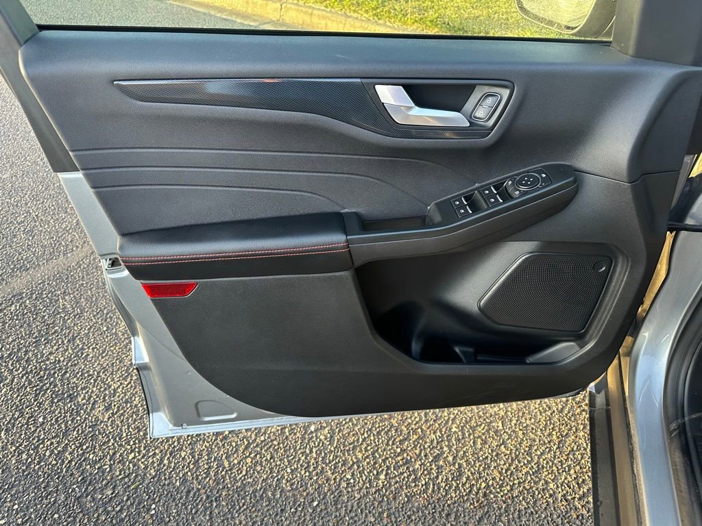 Certified 2024 Ford Escape ST-Line w/ Tech Pack #1 image 10