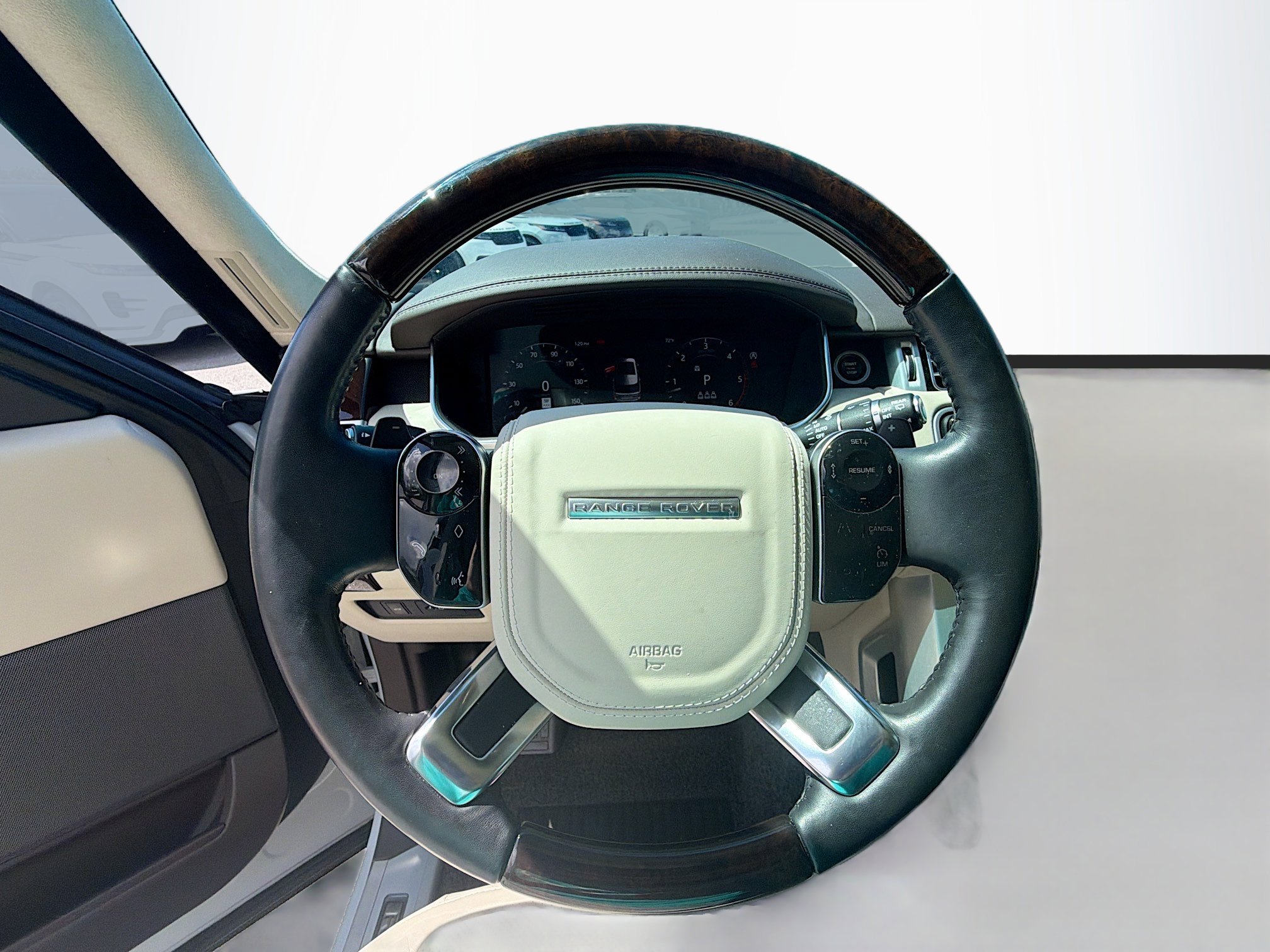 Used 2019 Land Rover Range Rover HSE image 39