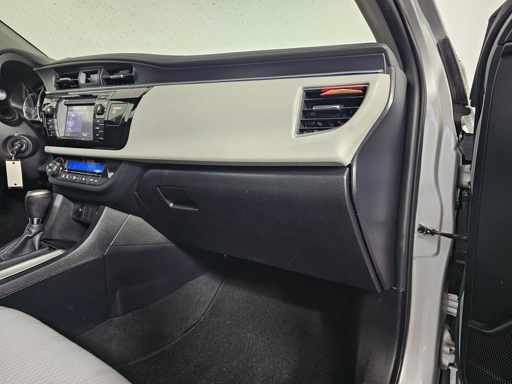 Used 2016 Toyota Corolla LE image 33