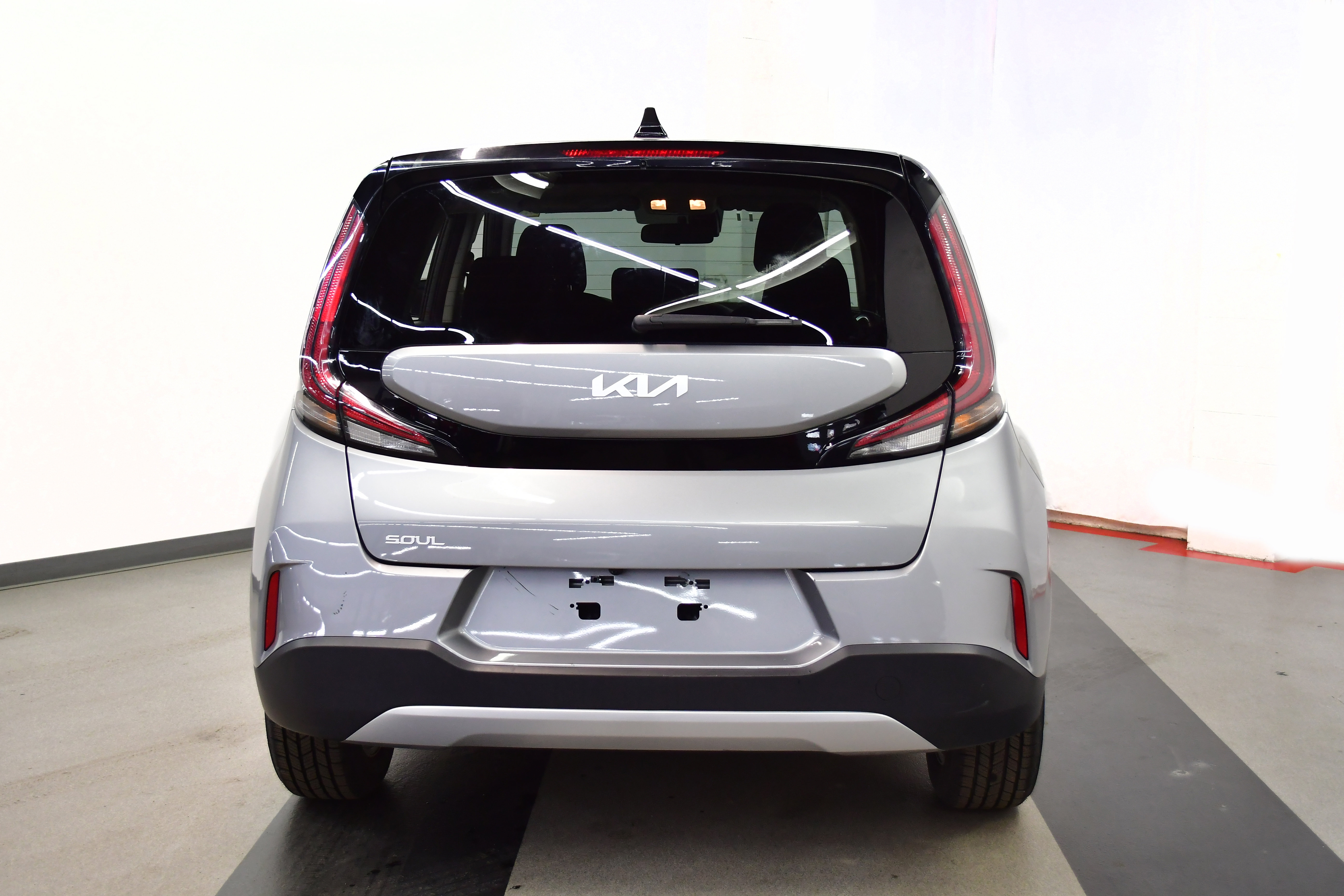 Used 2025 Kia Soul LX w/ LX Technology Package image 6