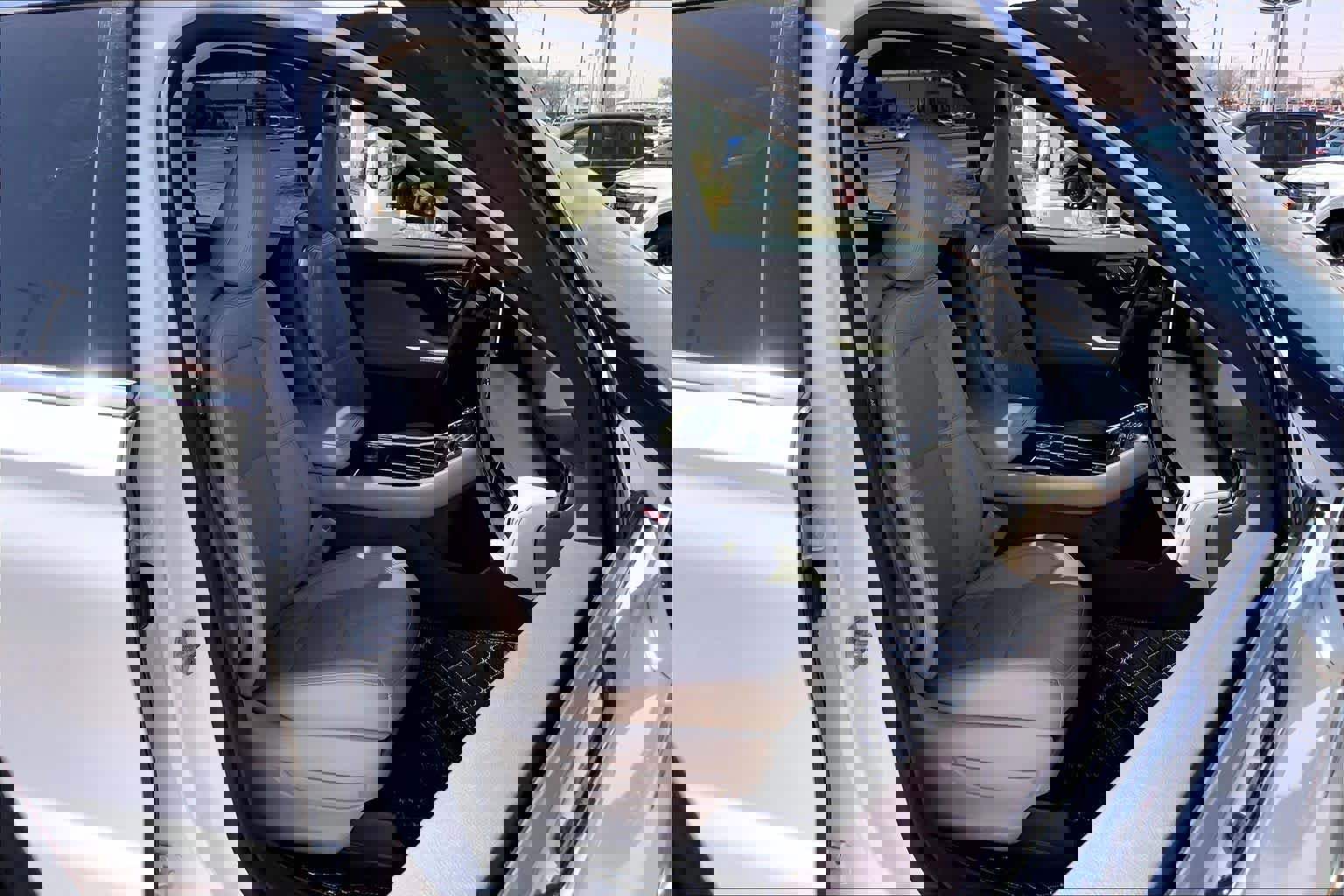 Used 2023 Lincoln Aviator Reserve w/ Equipment Group 201A image 9