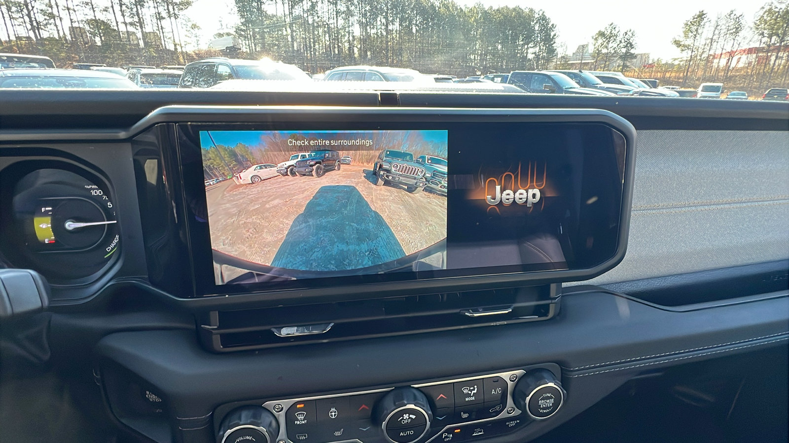 Used 2025 Jeep Wrangler Sahara 4xe w/ Safety Group AWD/4WD image 32