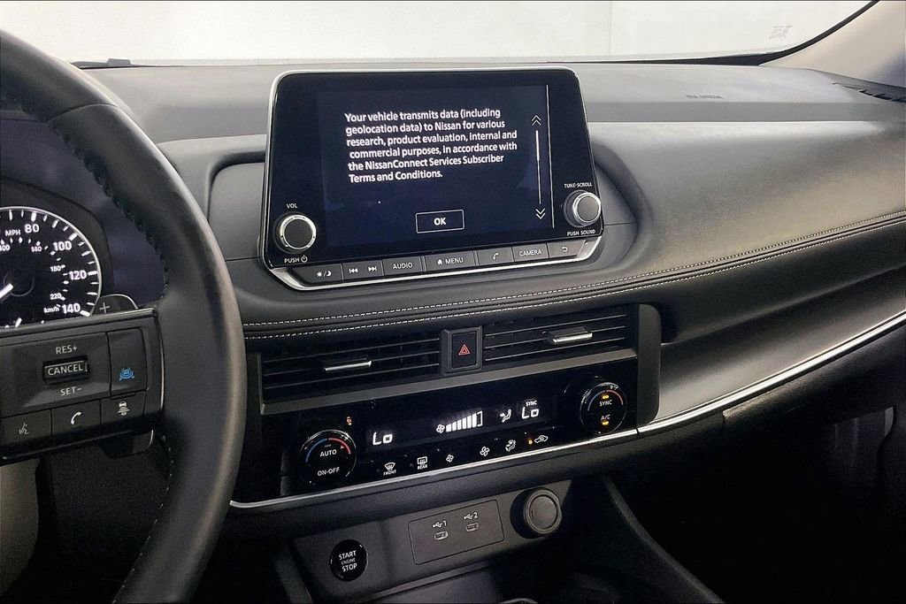 Certified 2025 Nissan Rogue SV FWD image 8