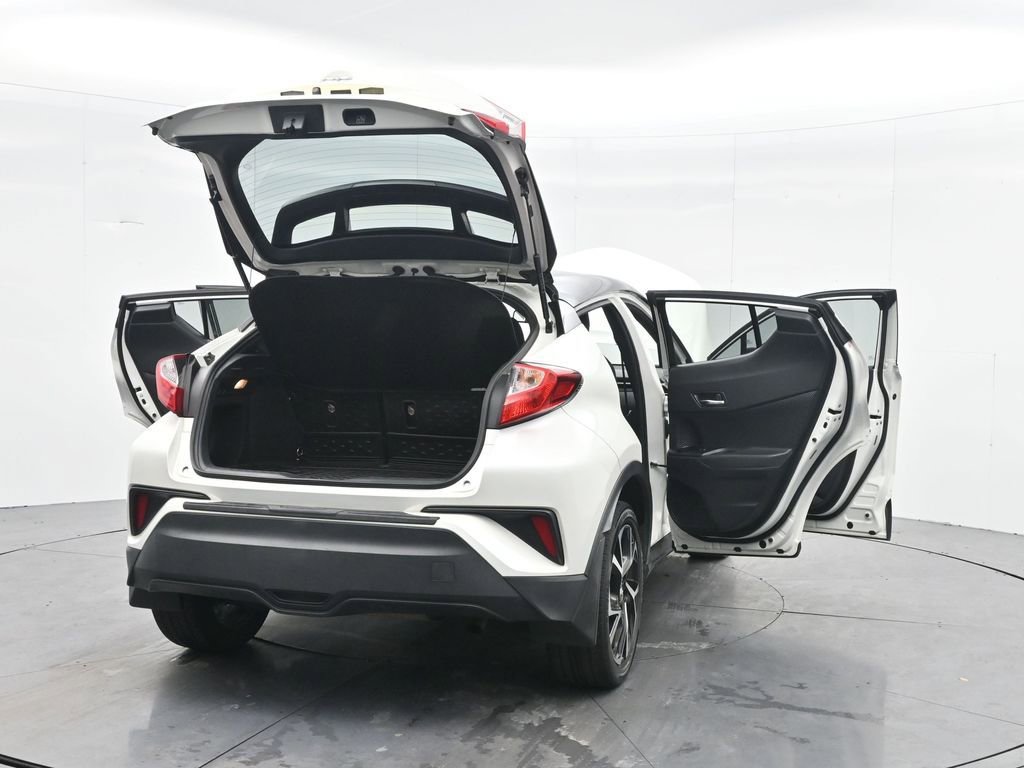 Used 2019 Toyota C-HR XLE image 45