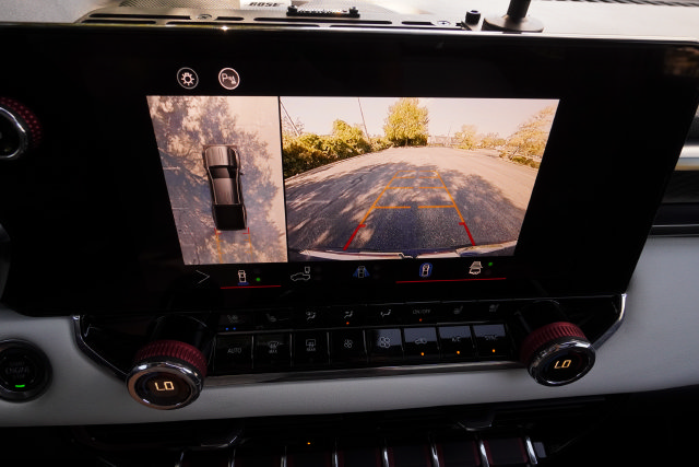Used 2024 GMC Canyon AT4X AWD/4WD image 18