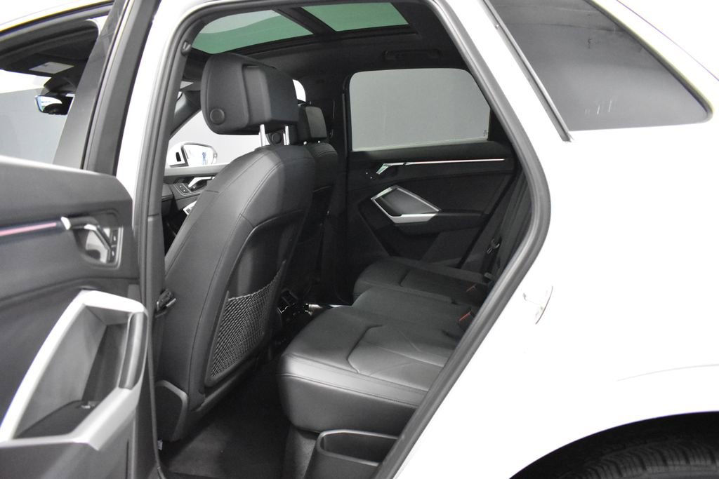 Used 2024 Audi Q3 2.0T Premium Plus w/ Premium Plus Package image 32