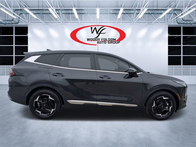 Used 2026 Kia Sportage EX FWD image 2