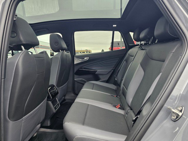 Used 2023 Volkswagen ID.4 Pro S AWD/4WD image 19