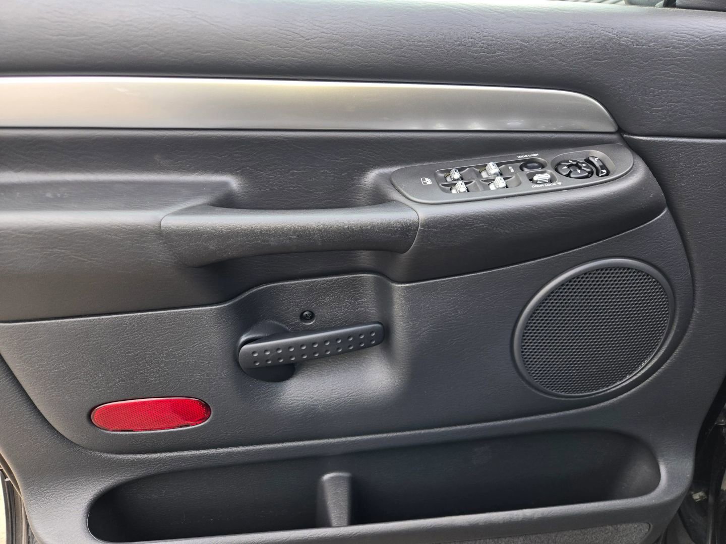 Used 2005 Dodge Ram 1500 Truck 2WD Quad Cab image 9