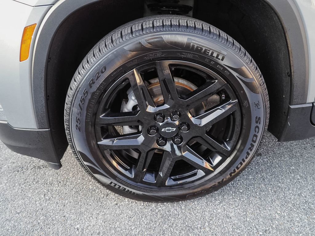 Used 2023 Chevrolet Traverse LT image 33