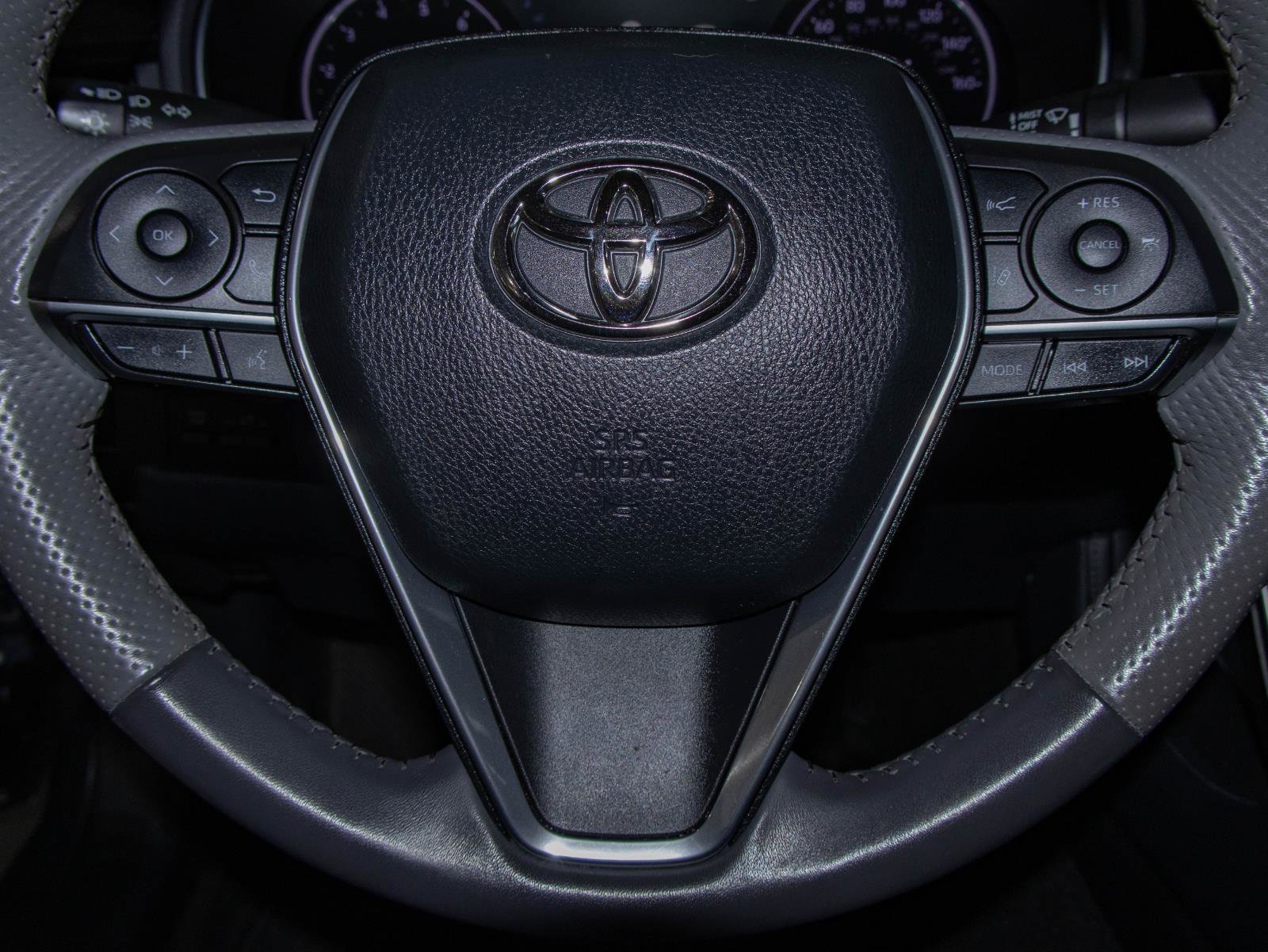 Used 2019 Toyota Avalon Limited image 12