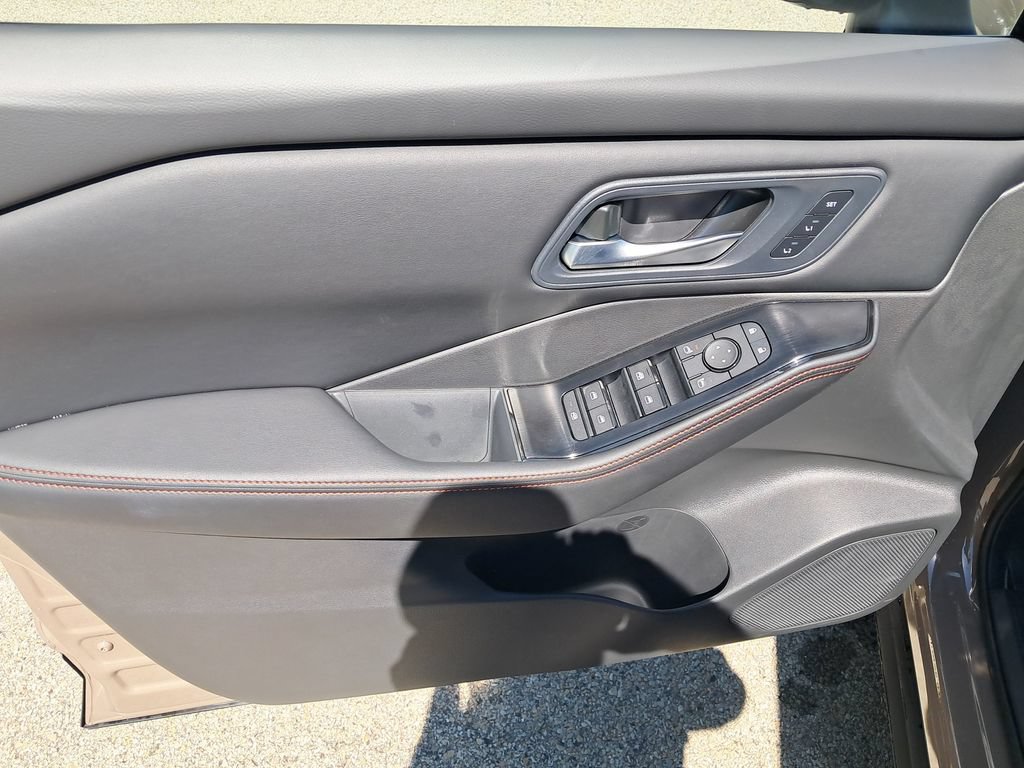 New 2026 Nissan Rogue SV w/ Rock Creek Premium Package AWD/4WD image 11