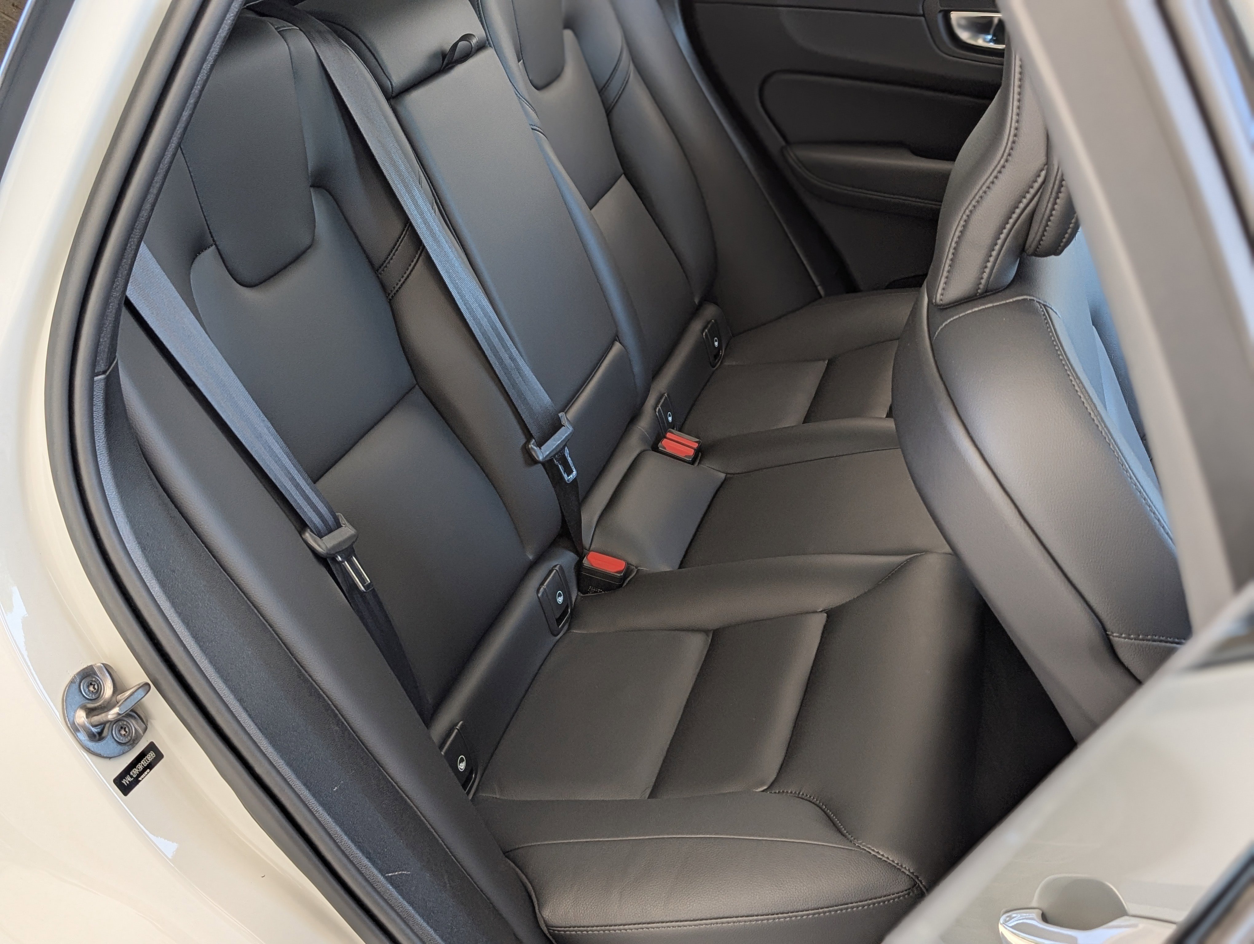 Used 2024 Volvo XC60 B5 Core image 22