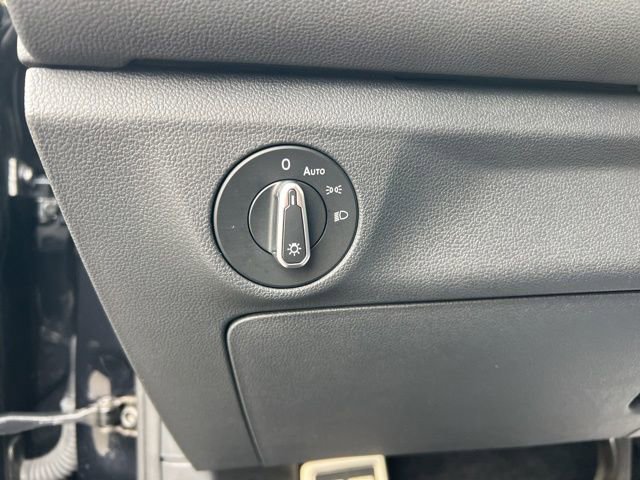 Used 2025 Volkswagen Jetta Sport image 12