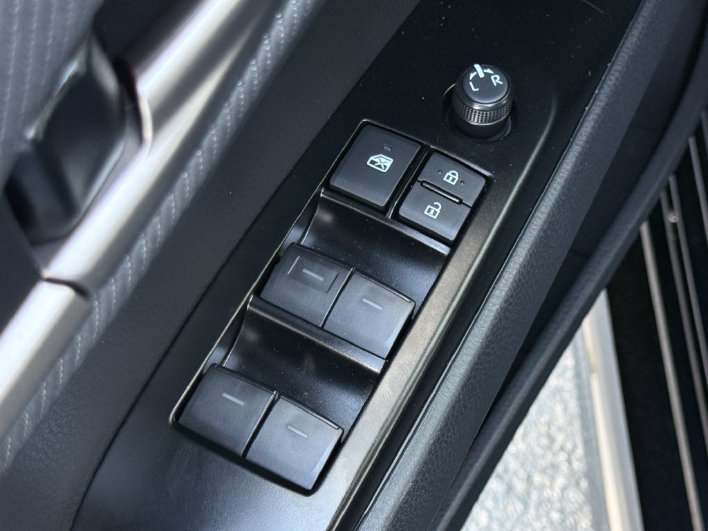Used 2025 Toyota Camry SE FWD image 28