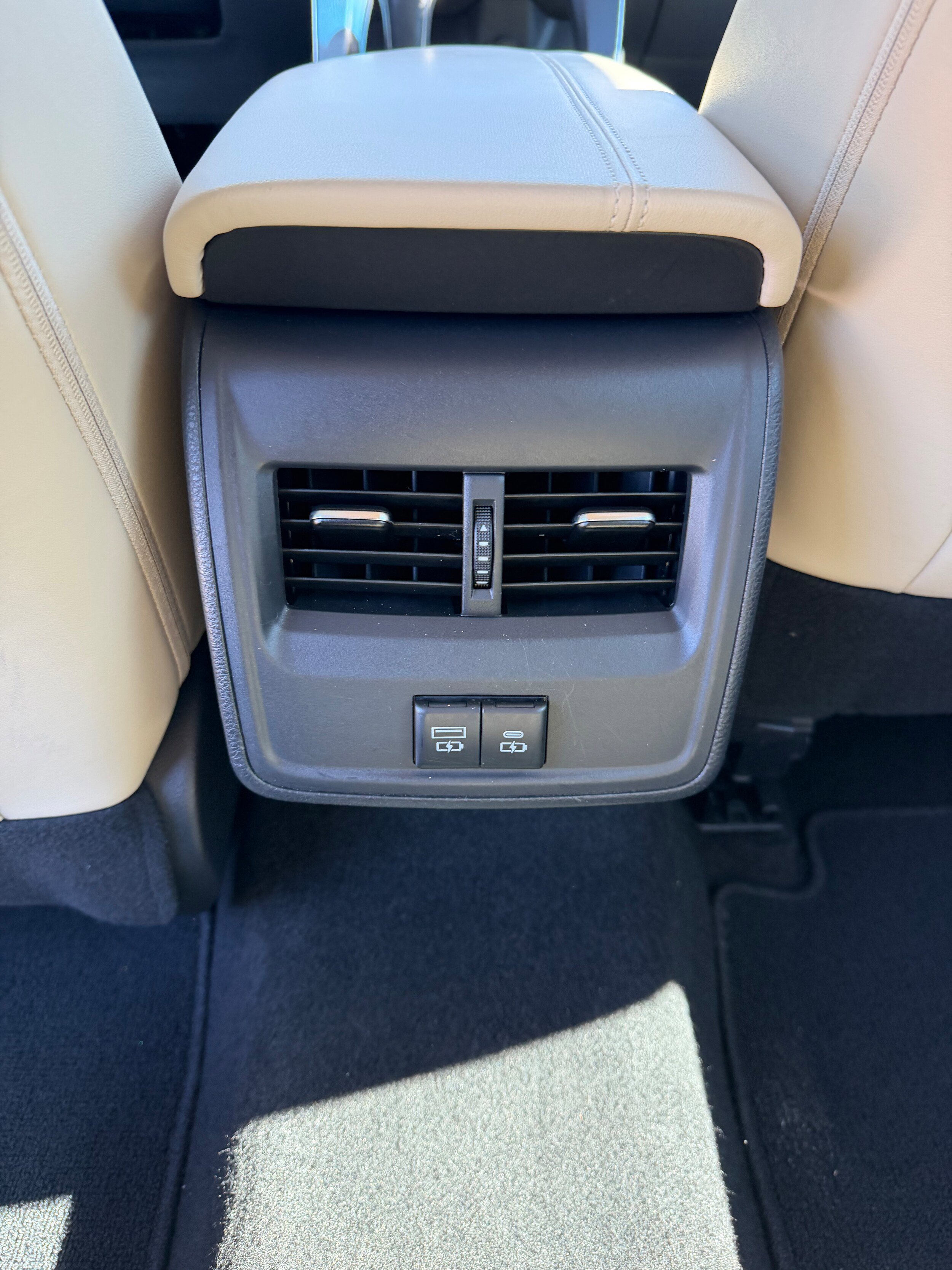 Used 2021 Toyota Avalon XLE FWD image 11