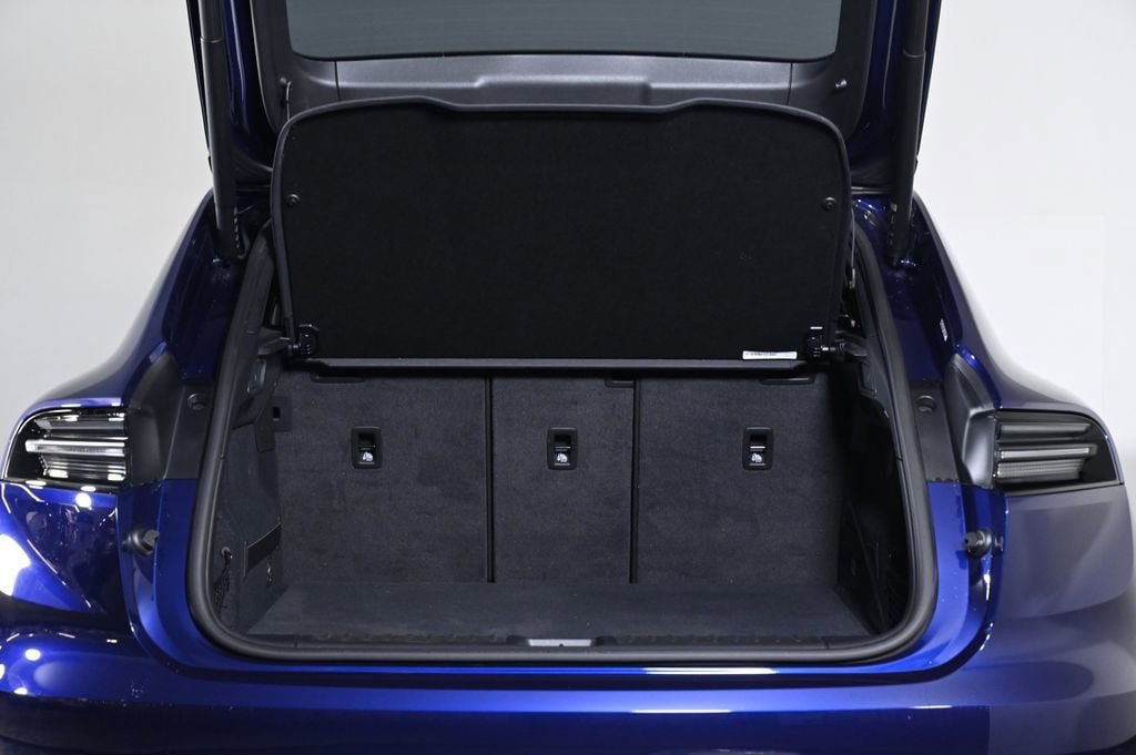 Certified 2024 Porsche Macan 4 Electric AWD/4WD image 26
