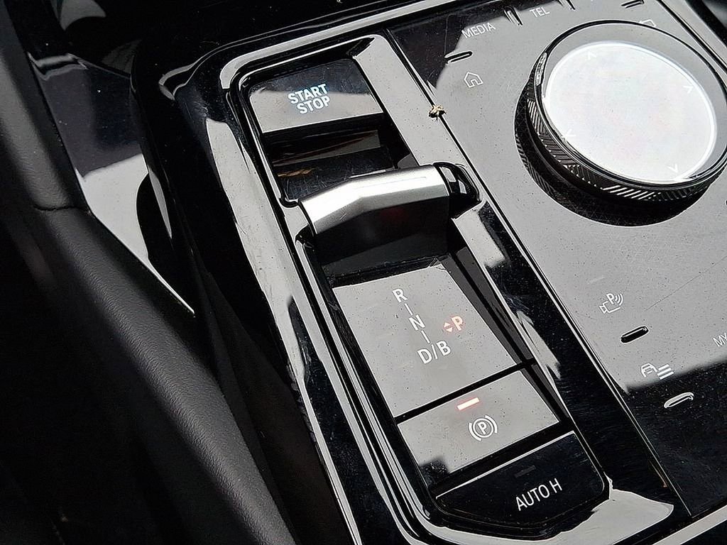 Used 2025 BMW i5 eDrive40i image 16