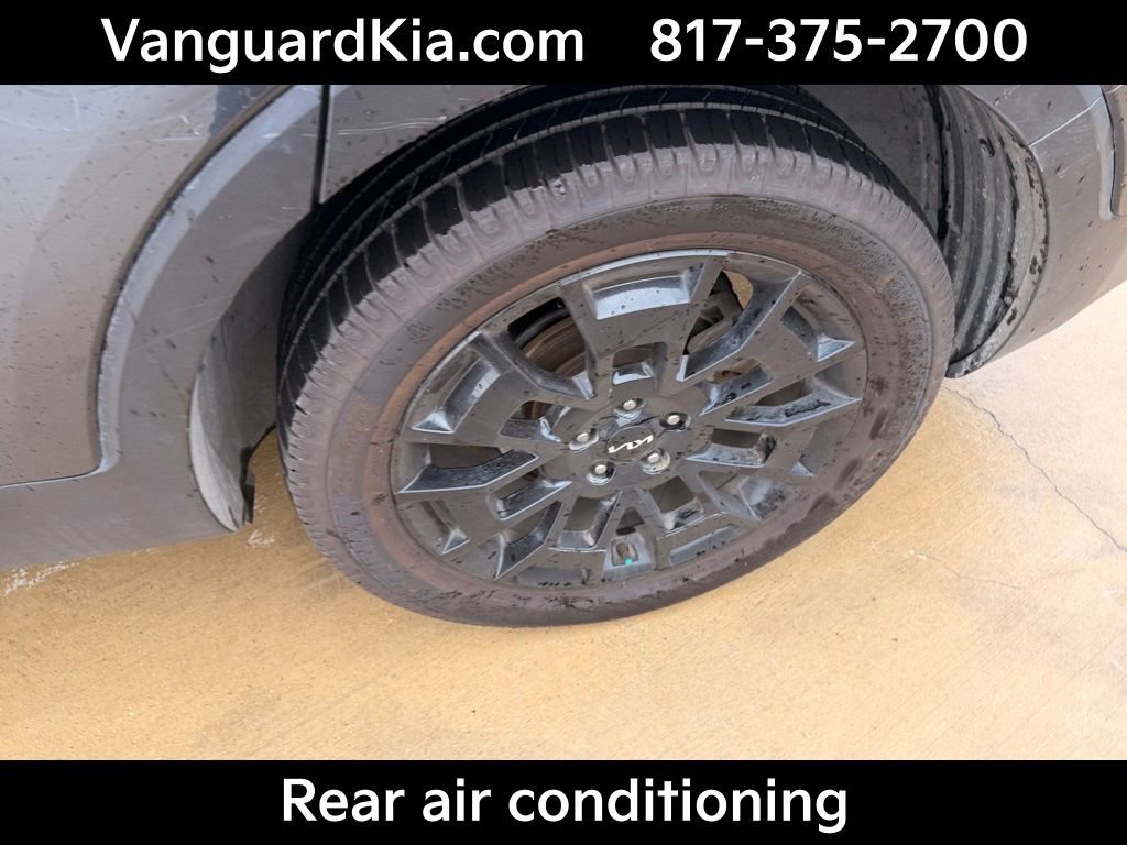 Certified 2022 Kia Telluride SX w/ Nightfall Edition Package AWD/4WD image 9