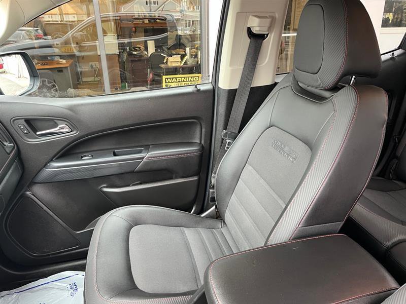 Used 2015 GMC Canyon SLE w/ All-Terrain Package AWD/4WD image 12