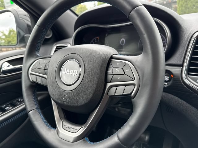 Used 2019 Jeep Grand Cherokee Laredo AWD/4WD image 13