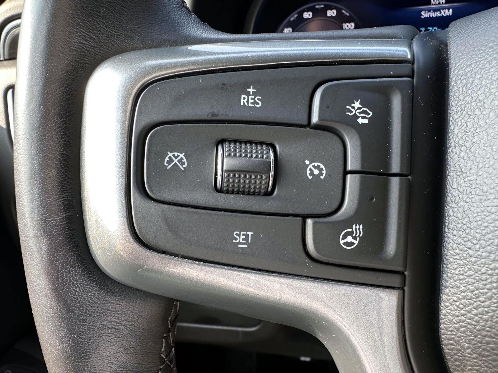 Used 2022 Chevrolet Suburban LT w/ Luxury Package AWD/4WD image 18