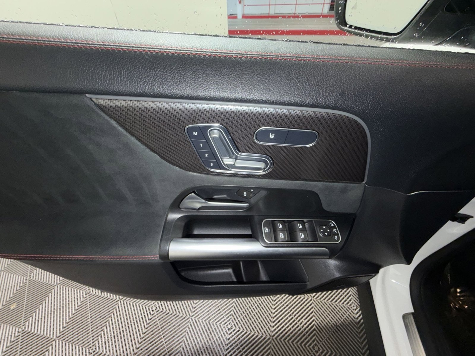 Used 2024 Mercedes-Benz GLA 250 4MATIC image 15