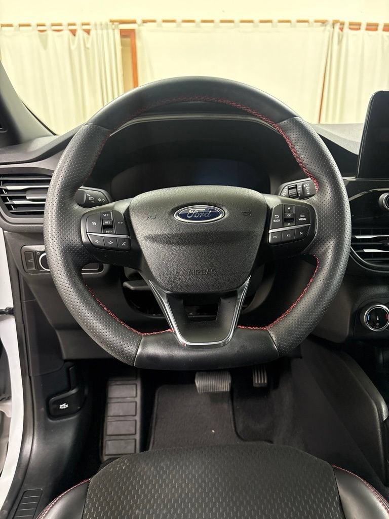 Used 2025 Ford Escape ST-Line Select AWD/4WD image 12