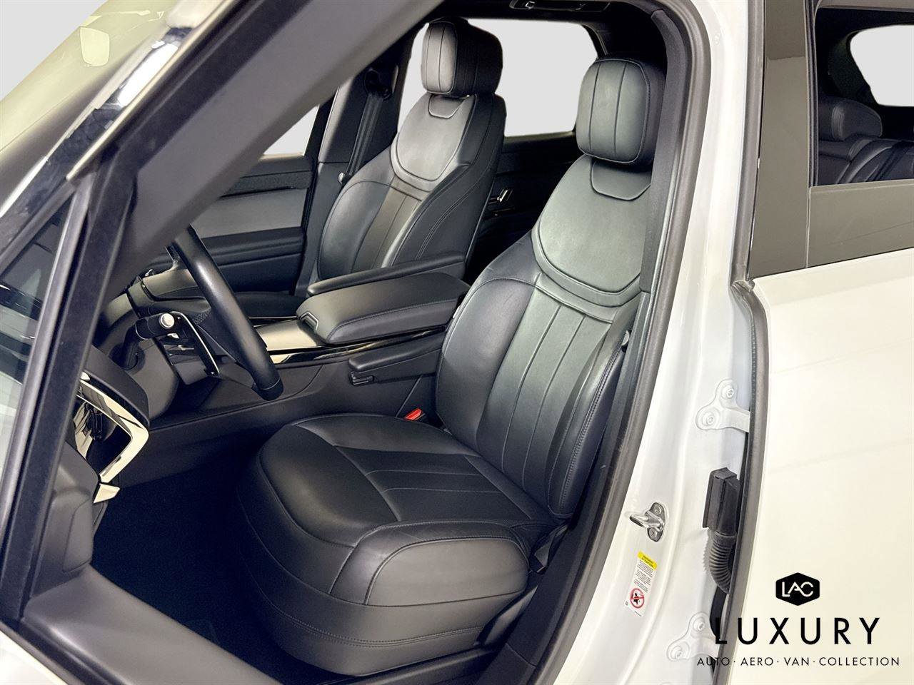 Used 2024 Land Rover Range Rover Sport Dynamic SE image 33