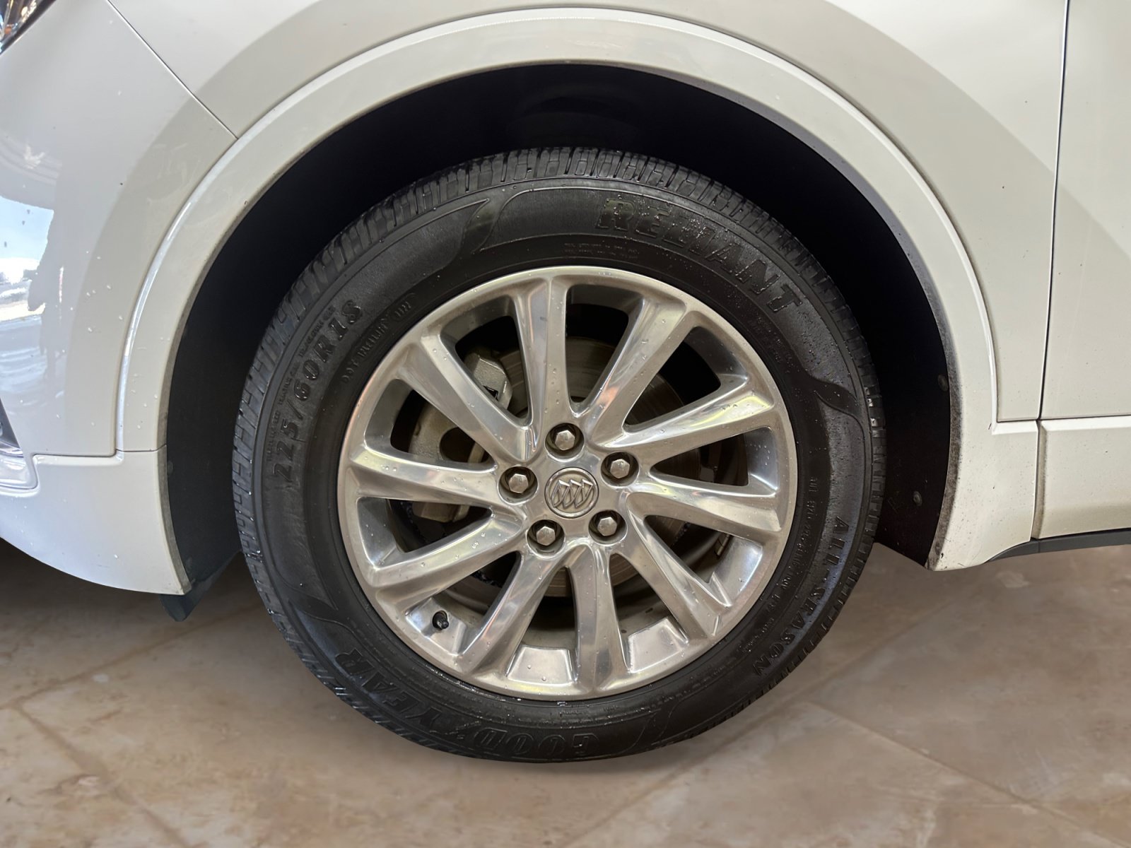Used 2019 Buick Envision Essence FWD image 31