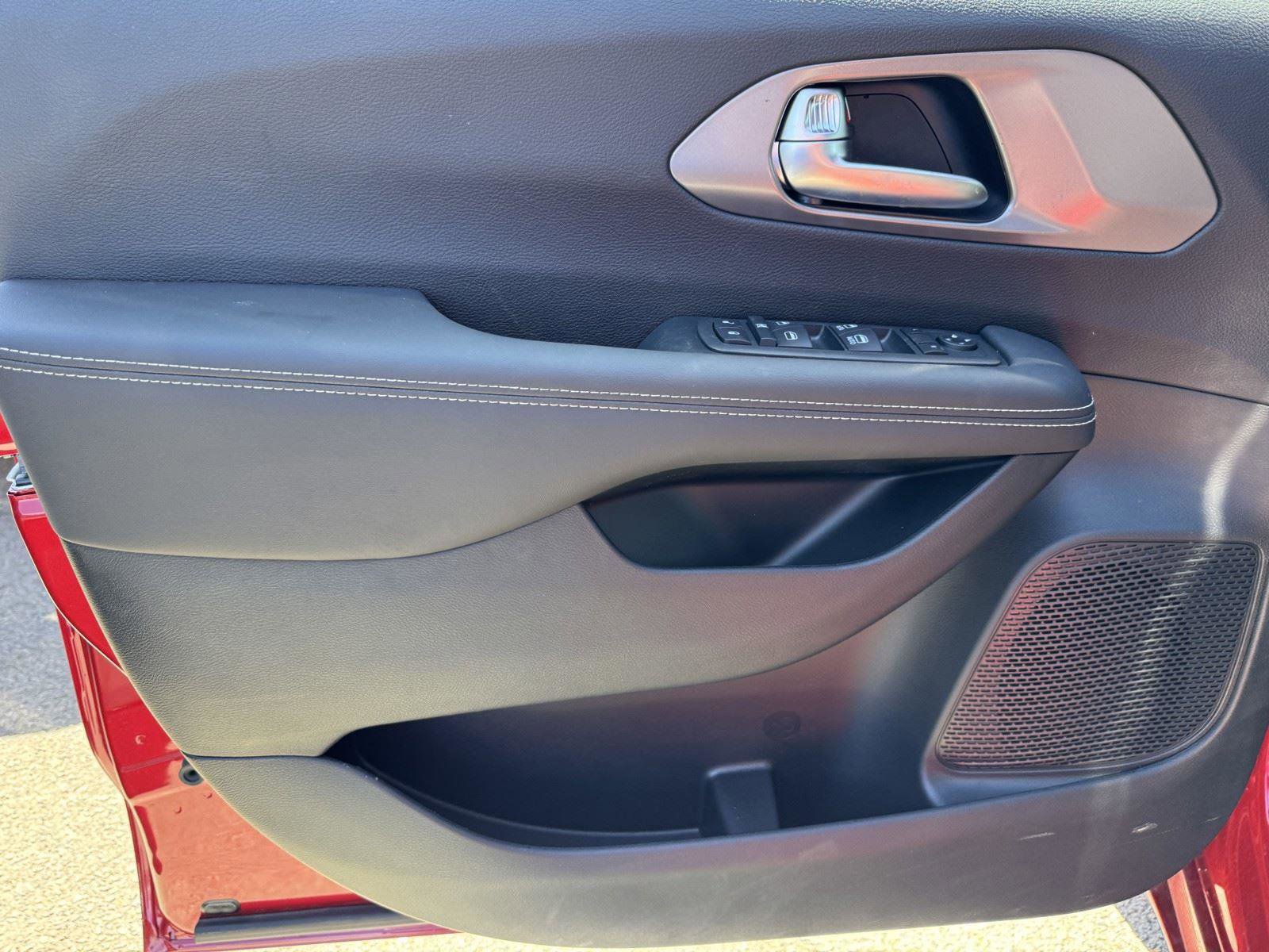 New 2025 Chrysler Voyager LX FWD image 13