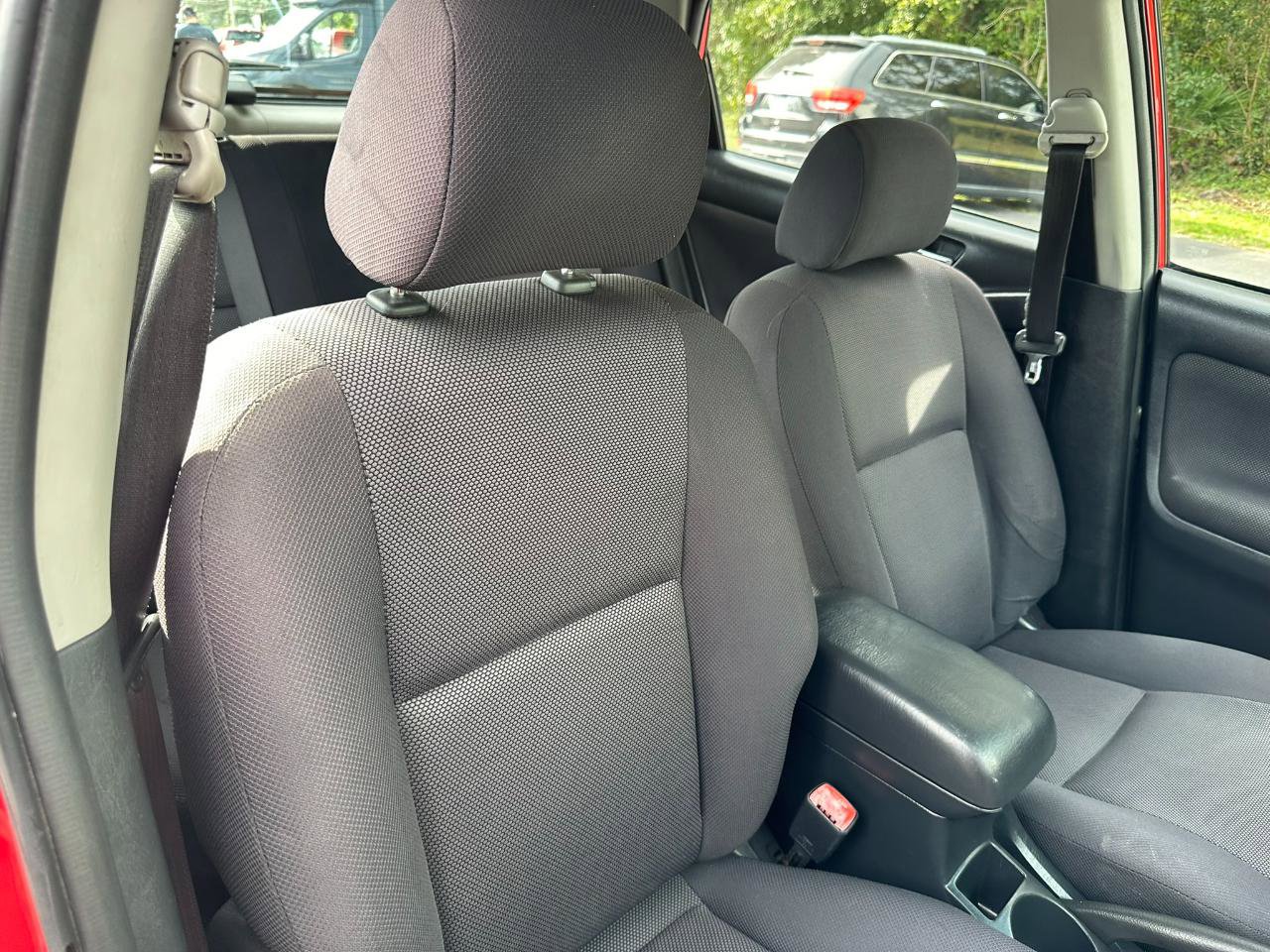 Used 2004 Toyota Matrix FWD image 40