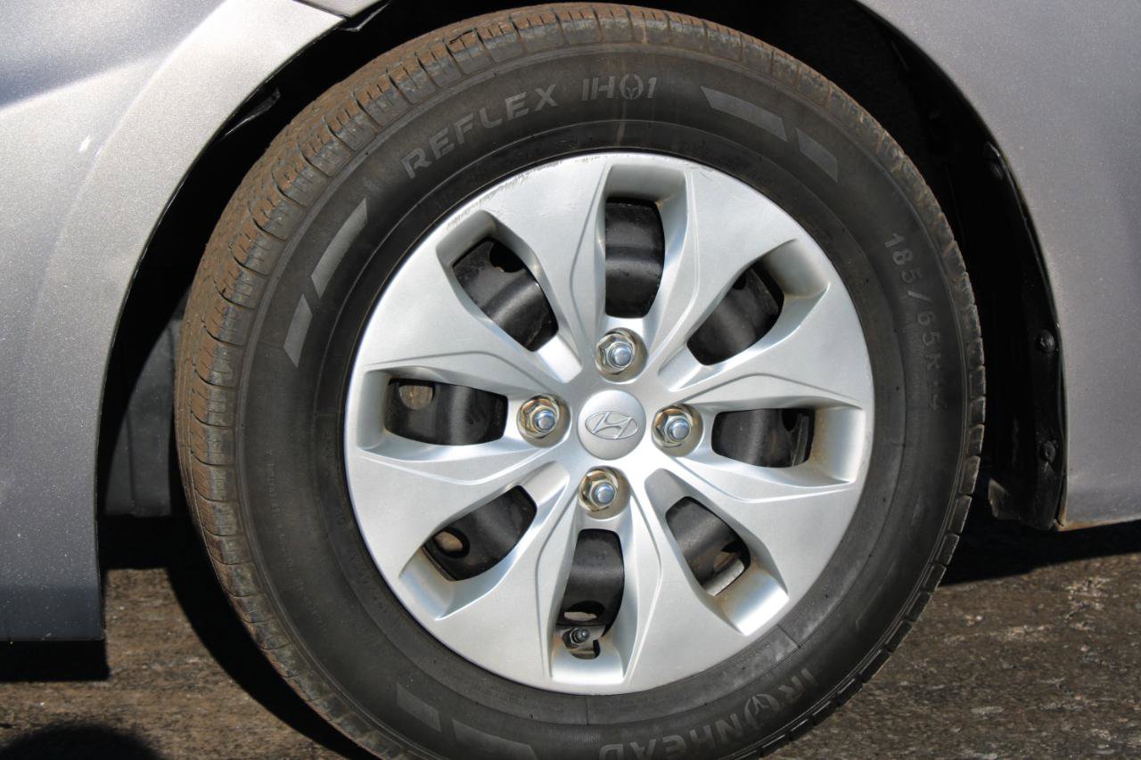 Used 2017 Hyundai Accent SE FWD image 47
