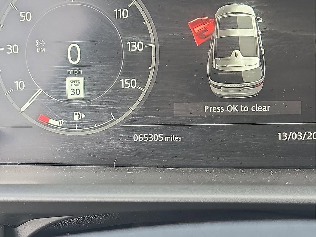 Used 2019 Land Rover Discovery HSE image 22