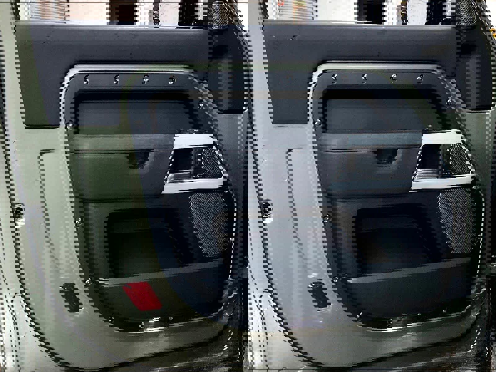 Used 2021 Land Rover Defender 90 First Edition image 25