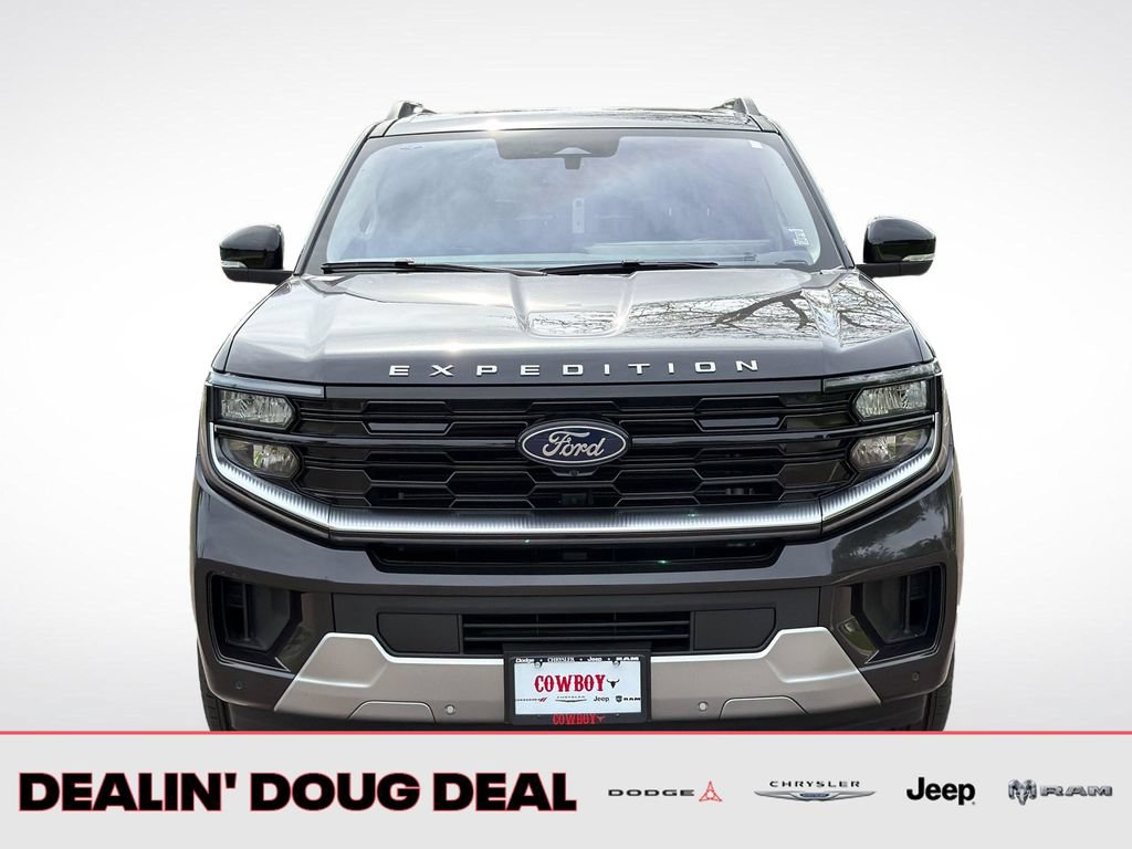 Used 2025 Ford Expedition Platinum w/ Driver's Package AWD/4WD image 9