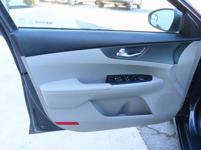 Used 2020 Kia Forte LXS image 19