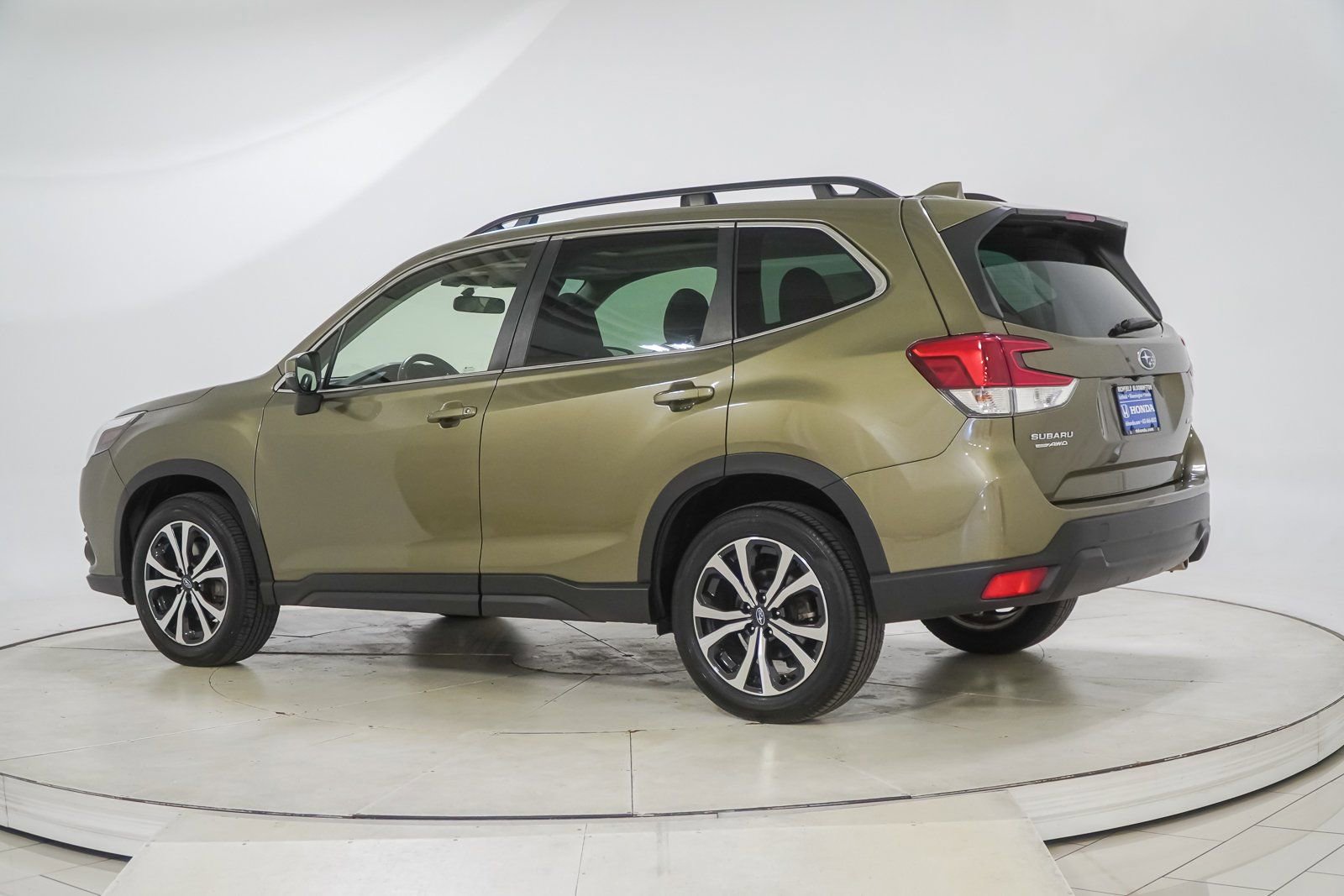Used 2023 Subaru Forester Limited AWD/4WD image 7