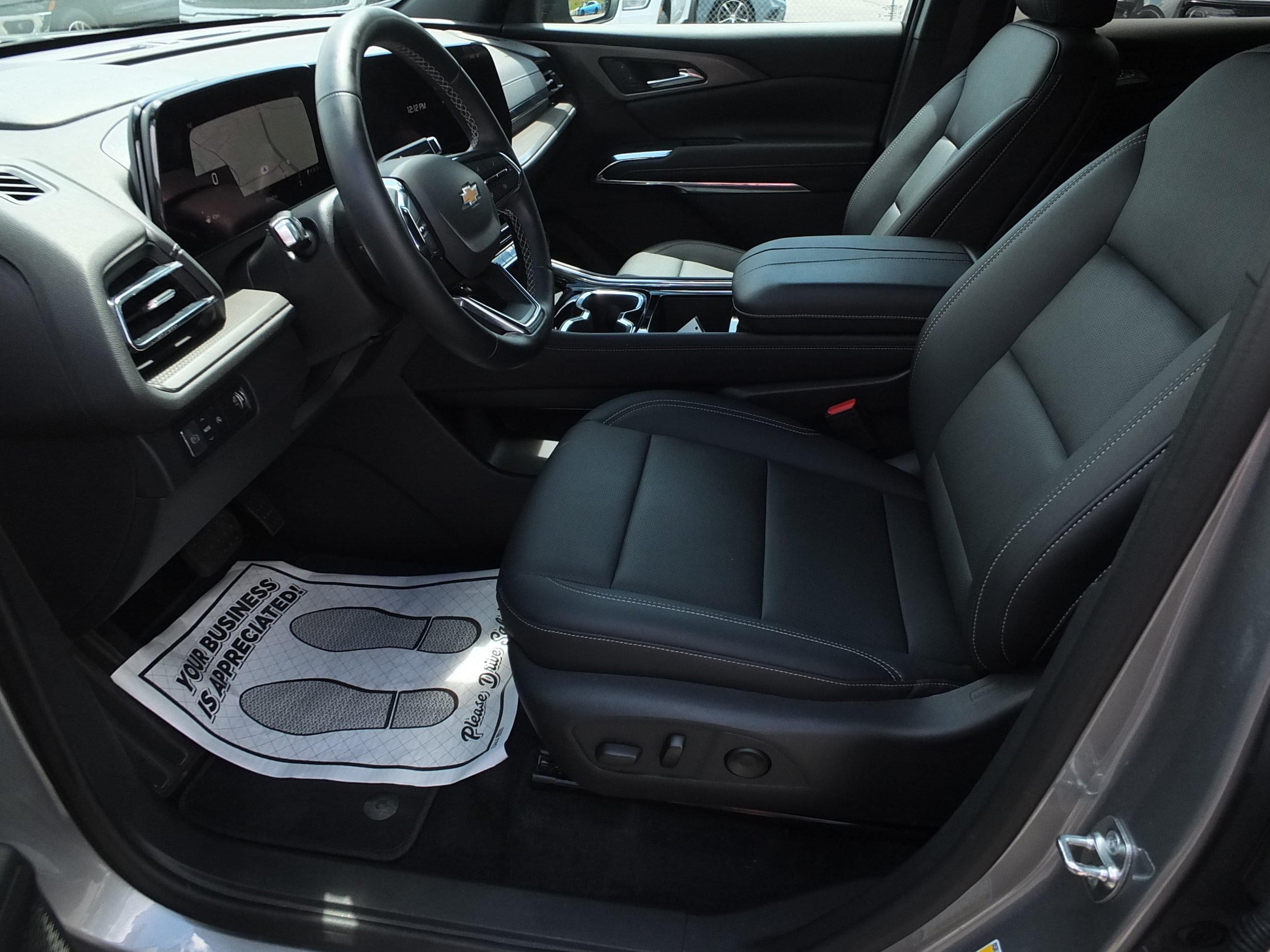 Used 2026 Chevrolet Traverse LT FWD image 11