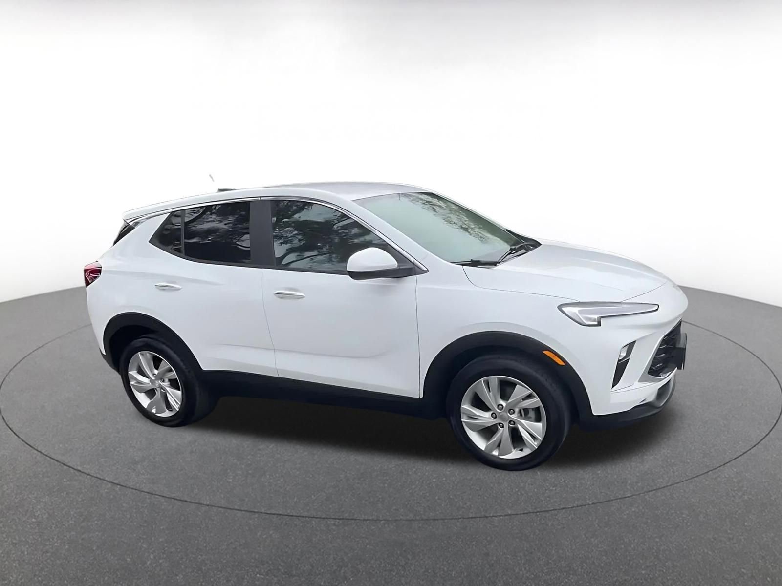 Used 2025 Buick Encore GX Preferred image 2