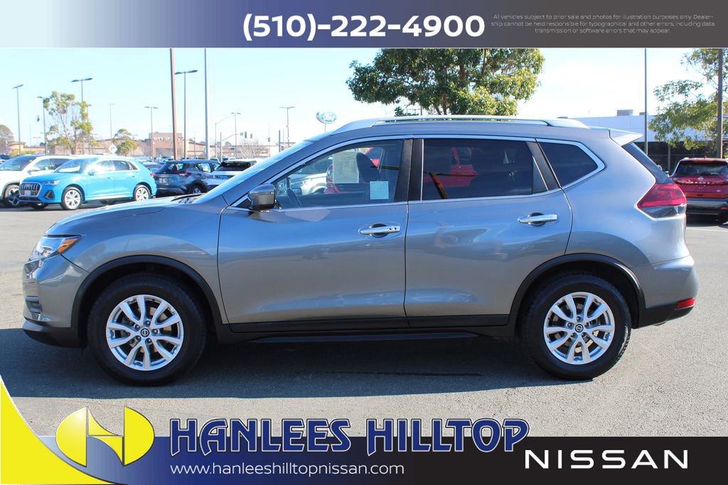 Used 2020 Nissan Rogue SV image 2