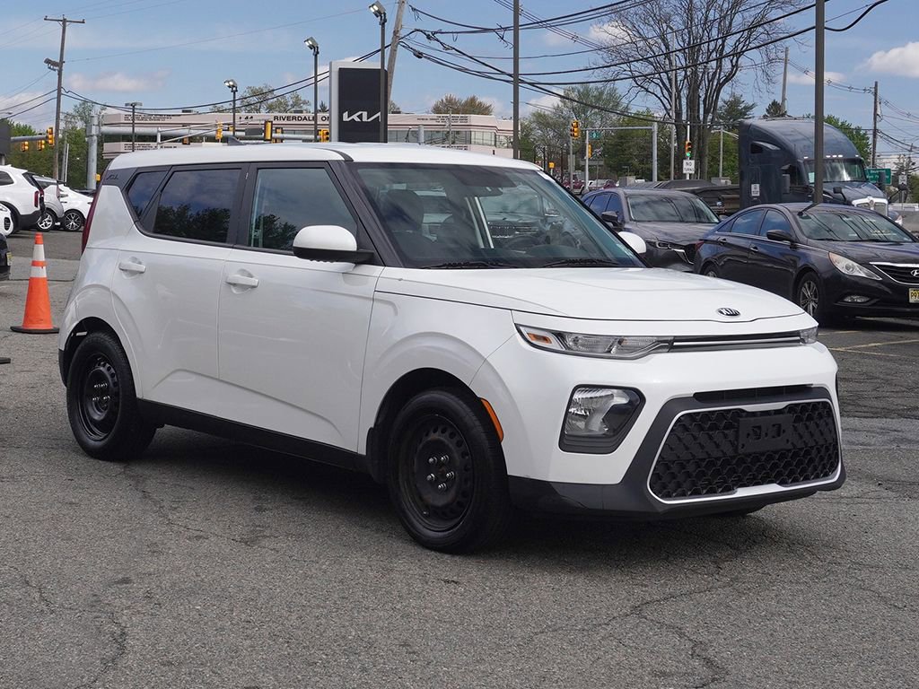 Used 2020 Kia Soul LX FWD image 2