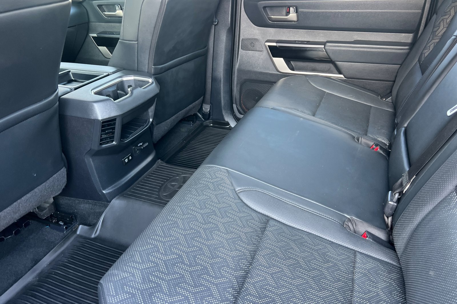 Used 2024 Toyota Tundra Limited image 9