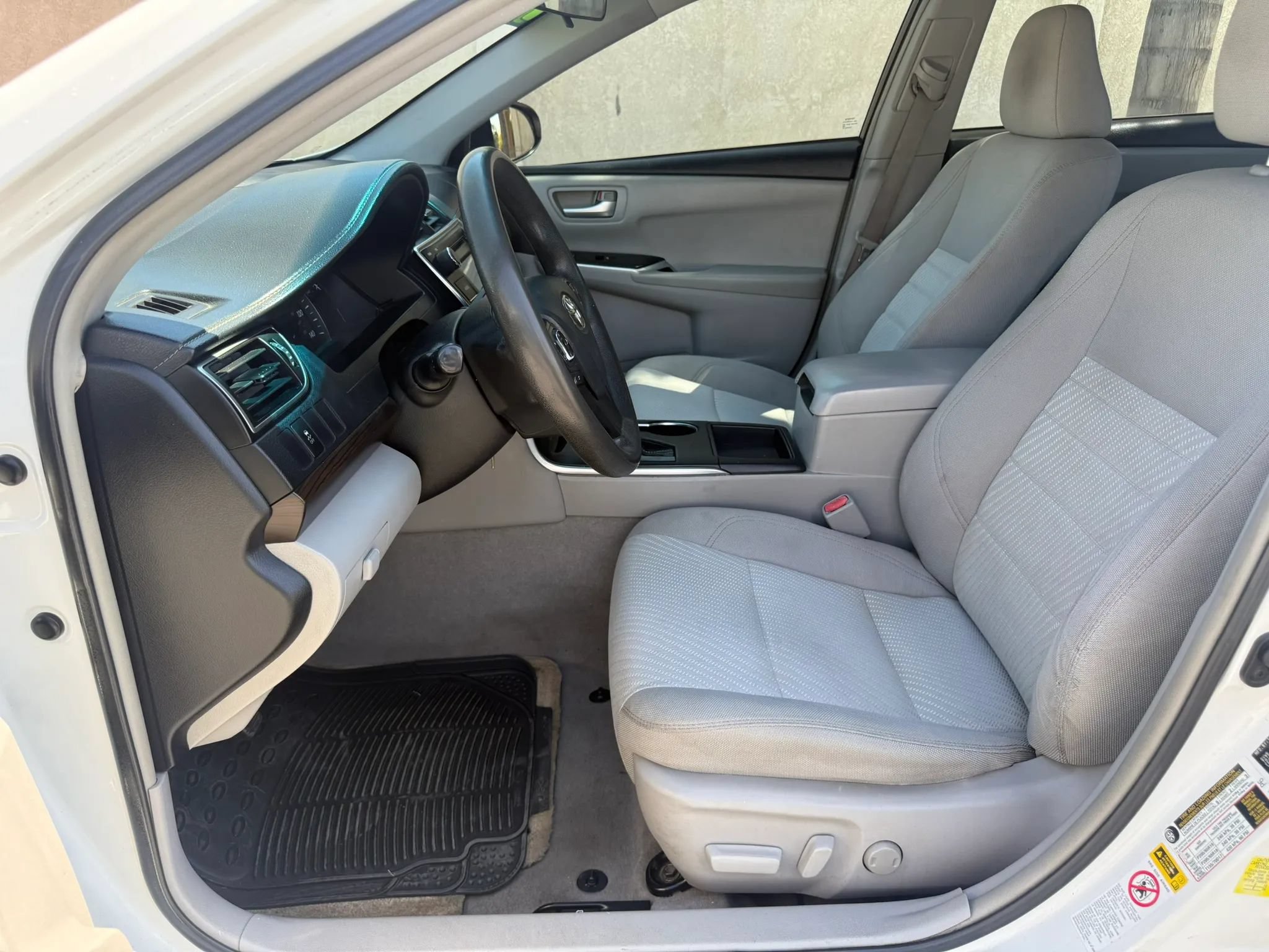Used 2015 Toyota Camry LE FWD image 19
