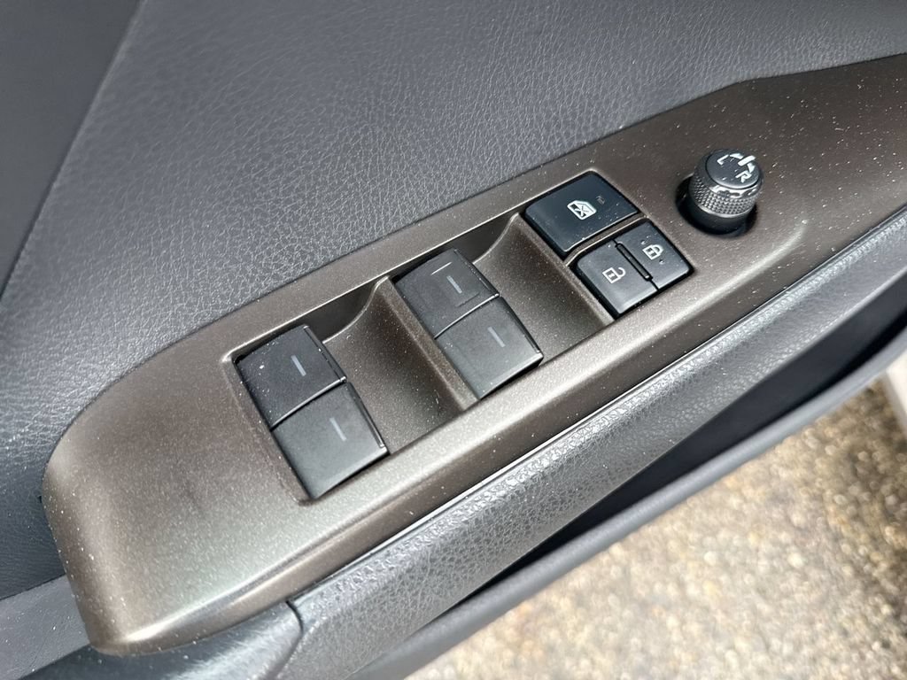 Used 2021 Toyota Camry LE FWD image 13