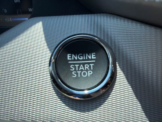 Used 2025 Ford Explorer Active RWD image 41
