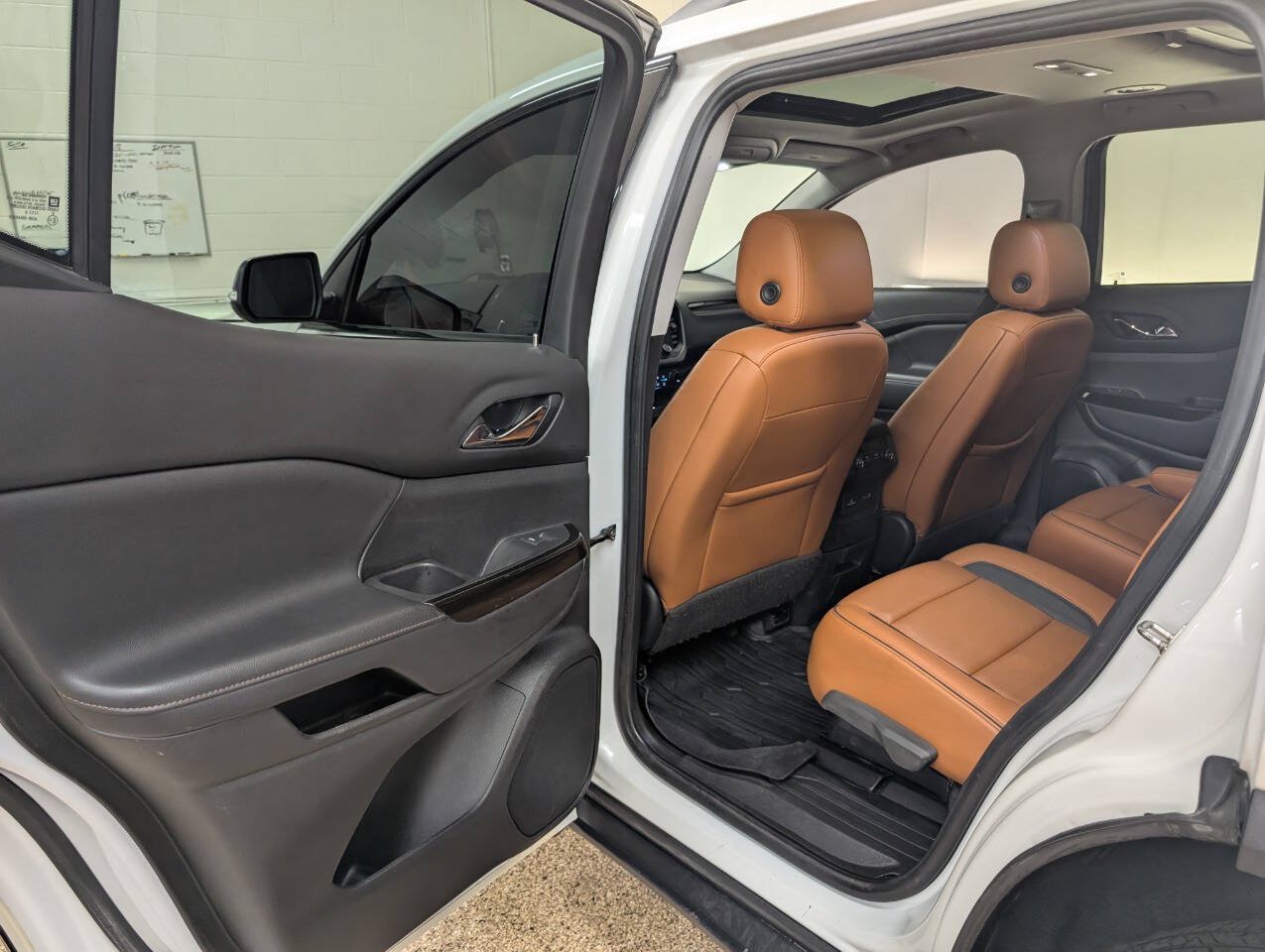 Used 2020 GMC Acadia AT4 w/ GMC Pro Grade Package AWD/4WD image 15