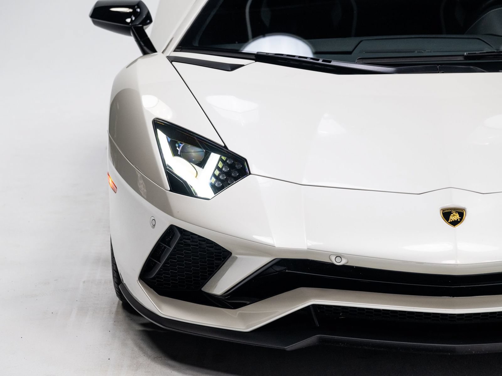 Used 2018 Lamborghini Aventador S AWD/4WD image 15