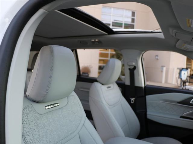 Used 2025 Ford Explorer Platinum w/ LUX Leather Package image 8